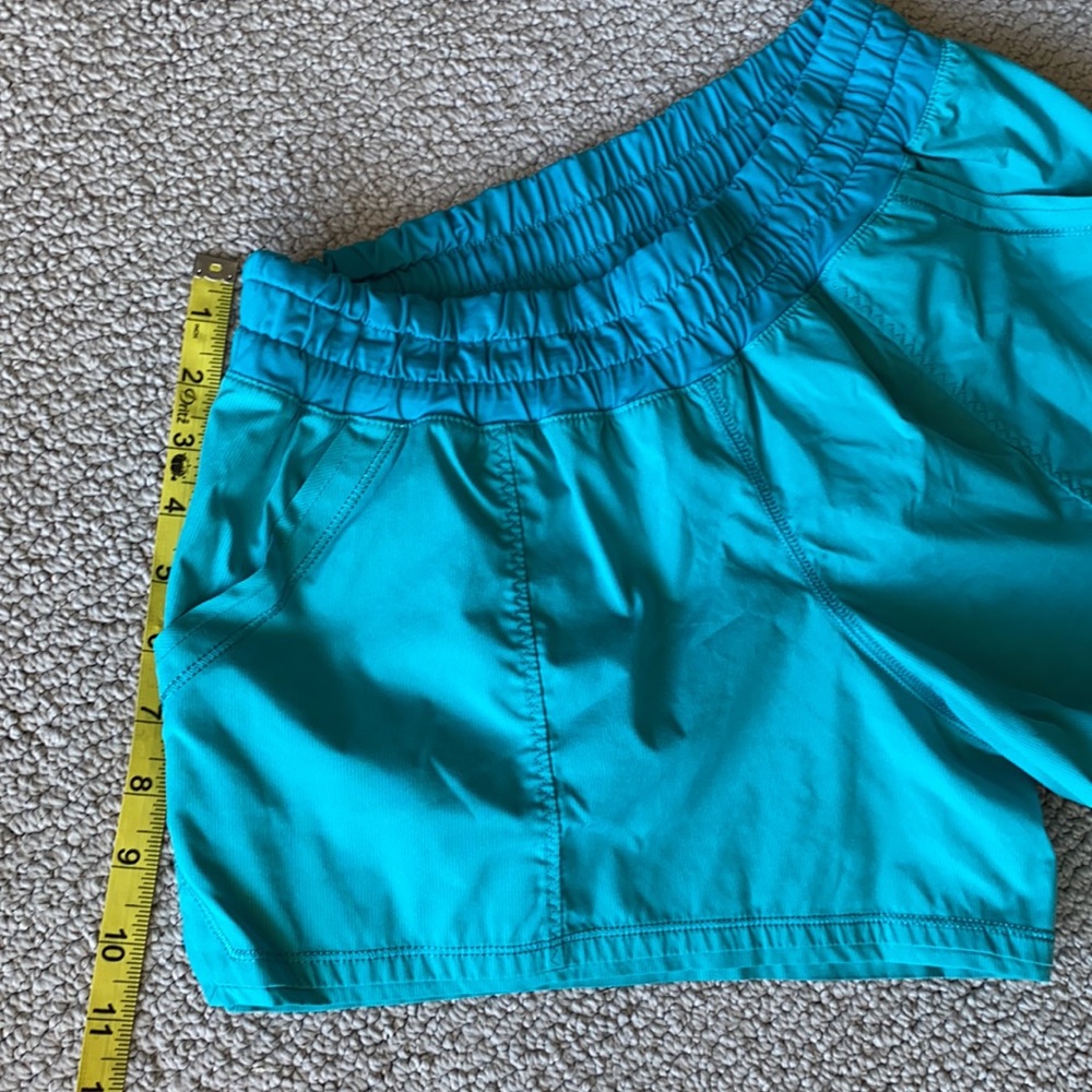 LULULEMON ATHLETIC SHORTS🌺 - Picture 4 of 14